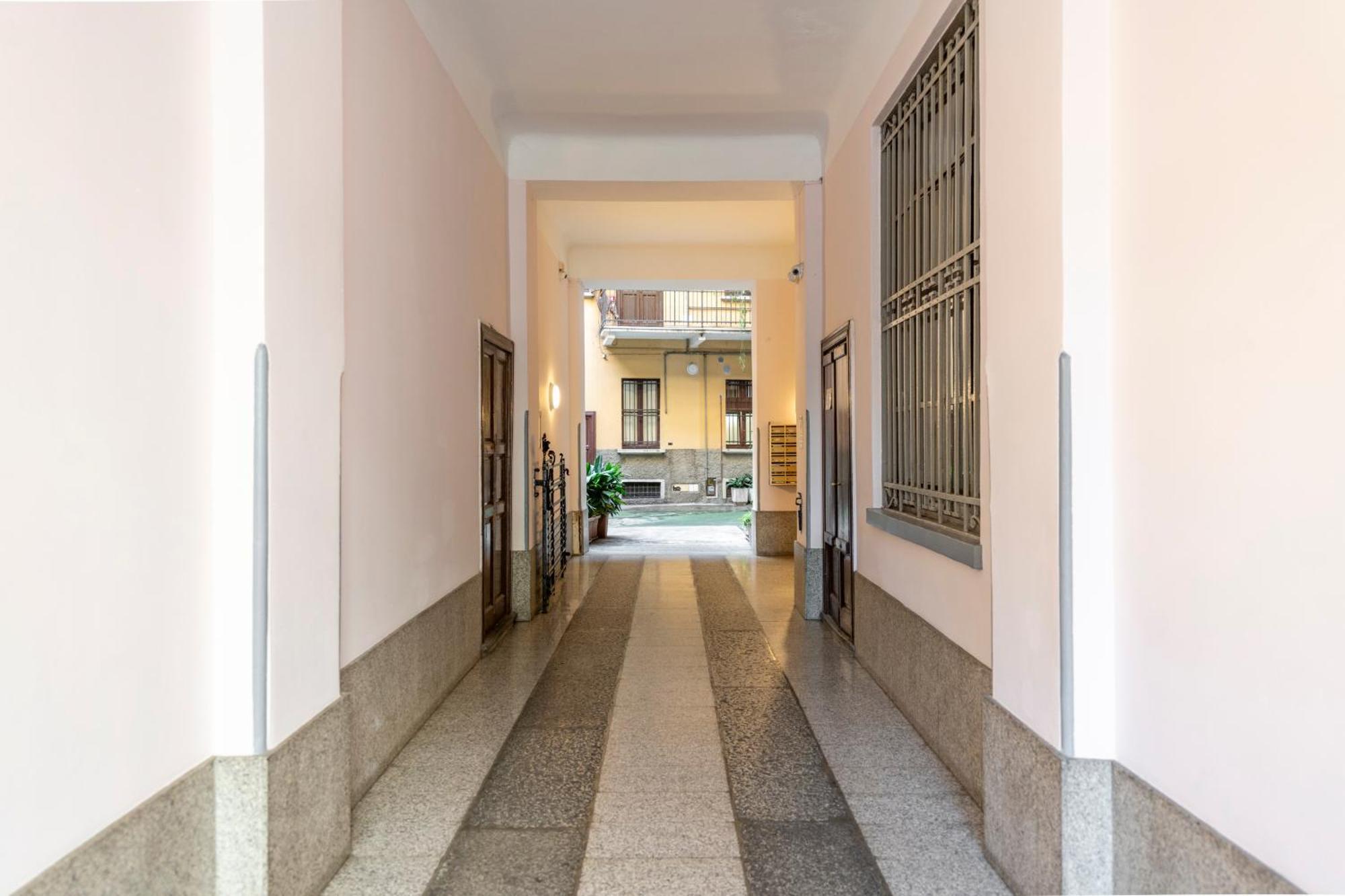 Bessy House, Near Fondazione Prada Apartment Milan Bagian luar foto